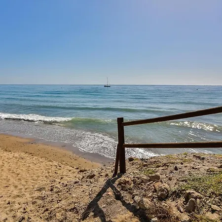 Jardines De Las Golondrinas Apartment