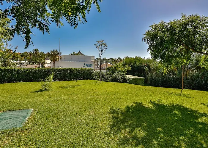 Jardines De Las Golondrinas