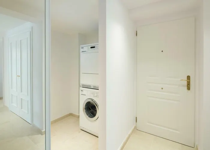 Jardines De Las Golondrinas * 마르베야