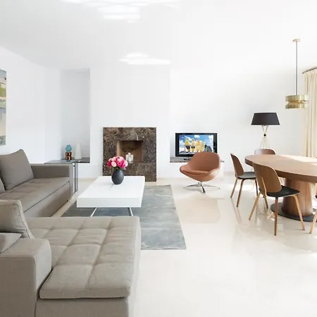 Jardines De Las Golondrinas